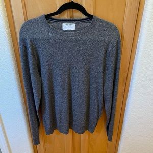 Men’s Gray Long Sleeve Sweater size Medium